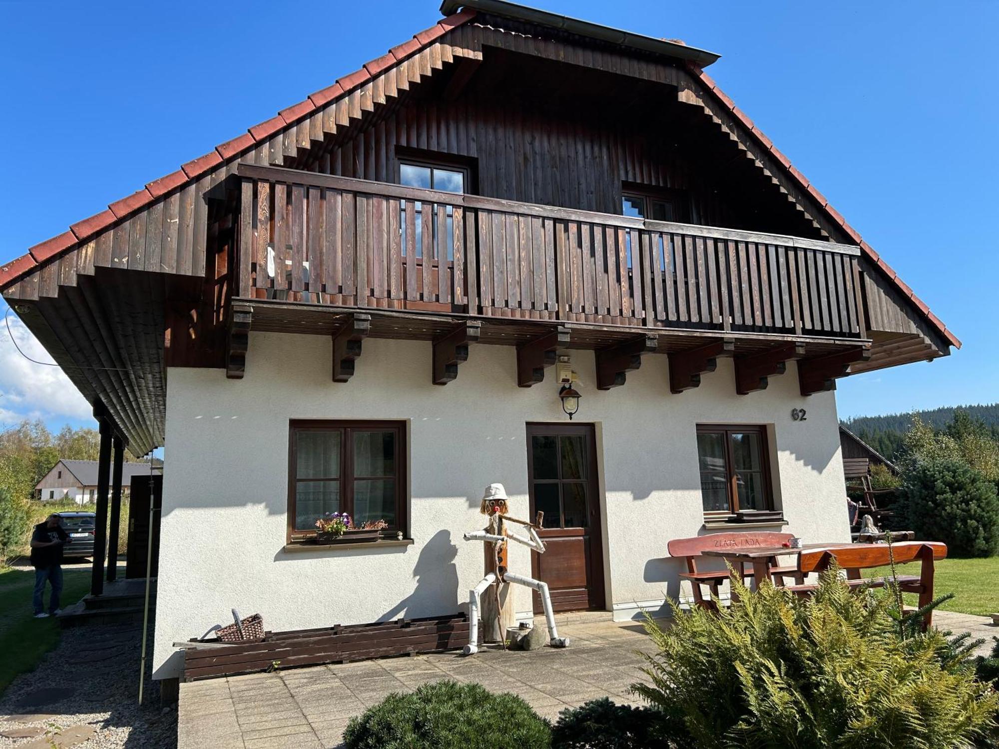 Slunecna Lada Lodge