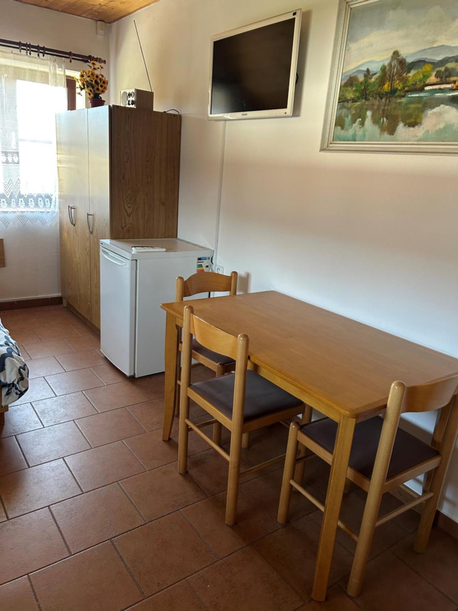 Slunecna Lada Lodge